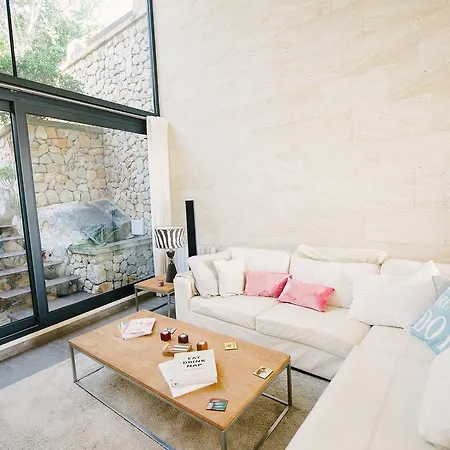 Villa Boutique Alaro